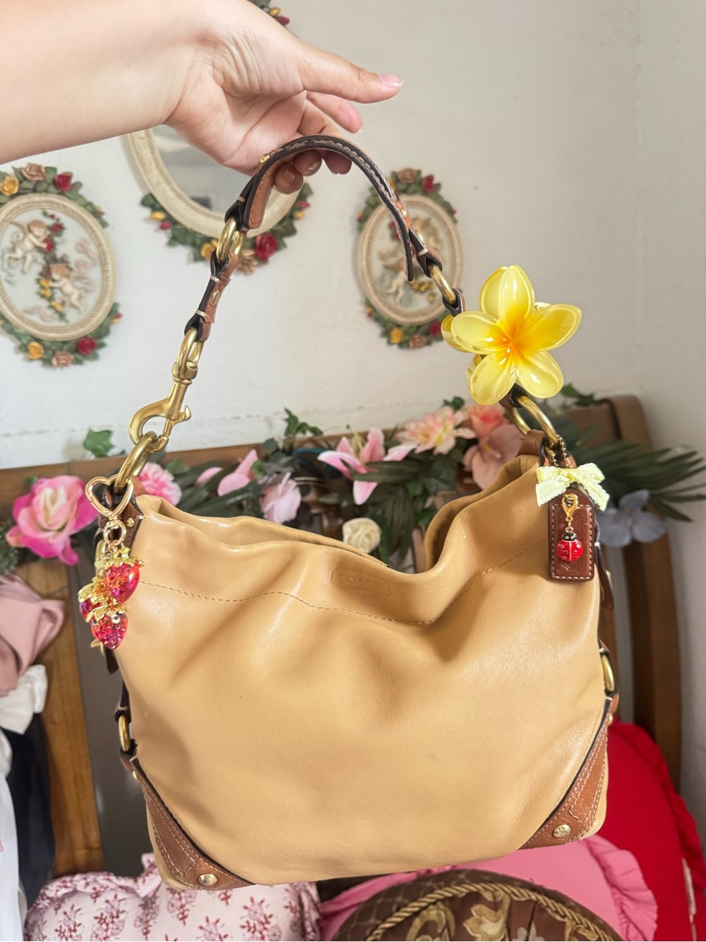 Y2K vintage coach hobo tan shoulder bag